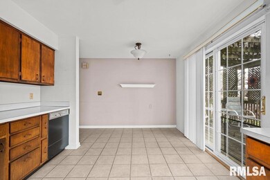 2127 Jefferson Ave, Davenport, IA 52803 - photo 6