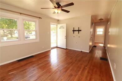 2544 Pearl St, Columbus, IN 47201 - photo 4