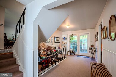 402 Radcliffe Dr, Newark, DE 19711 - photo 2