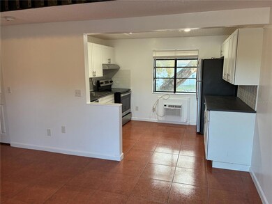 2142 Bradford St unit 324, Clearwater, FL 33760 - photo 2