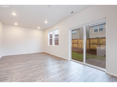 2633 U St, Springfield, OR 97477 - photo 5