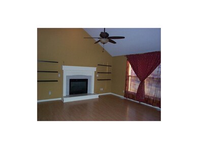 1608 Johnston Dr, Raymore, MO 64083 - photo 3