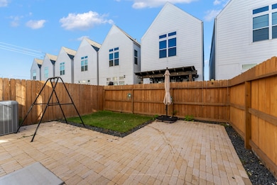 113 Coronado St, Houston, TX 77009 - photo 2