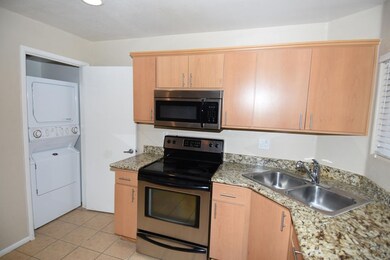 724 E Devonshire Ave 105_1671