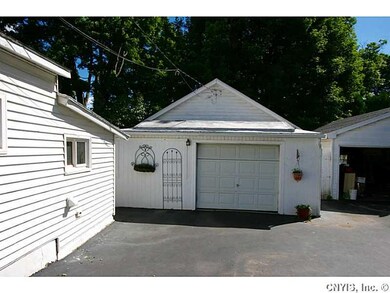 Garage.