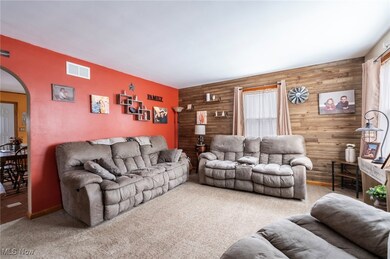 2307 Hamilton Ave, Youngstown, OH 44514 - photo 4