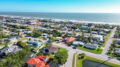 Waterfront & 2 blocks to beach