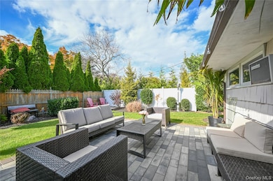 2 Meadow Ln, Rockville Centre, NY 11570 - photo 7