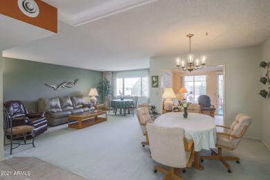 Family & dining room