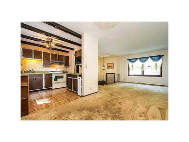 Kitchen. Kitchen appliances included