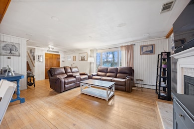 Spacious living room