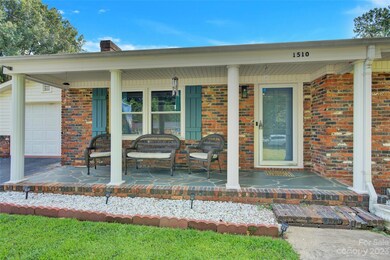 1510 Kenmore Dr, Statesville, NC 28625 - photo 3