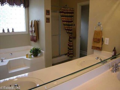 Master Bath/Spa.