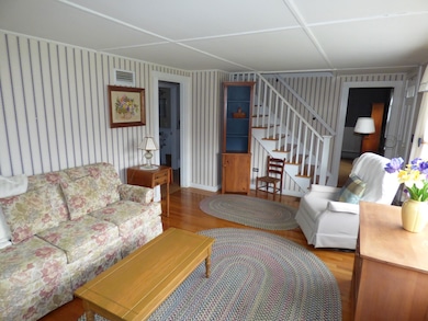 324 Center St, Wolfeboro, NH 03894 - photo 4
