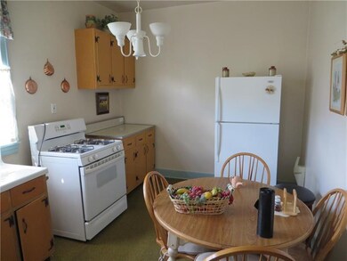 Good size kitchen, appliances included