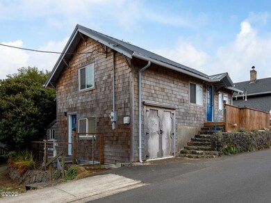 632 SW 32nd St, Lincoln City, OR 97367 - photo 2