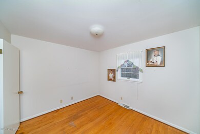 2304 Steeplechase Dr Jtown-12