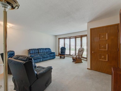 845 S 15th St, Marion, IA 52302 - photo 4