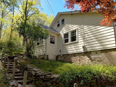 15 Laurel St, Chester, CT 06412 - photo 2