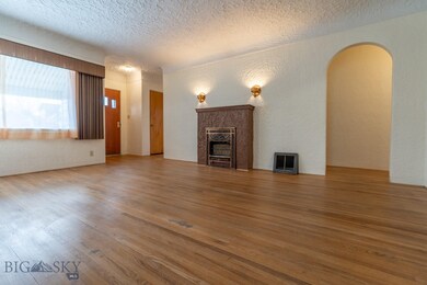 Beautiful, original narrow-slatted oak floors thro