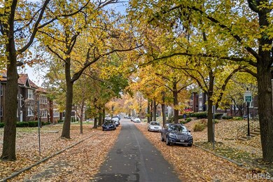 6432 Alamo Ave unit 2E, Saint Louis, MO 63105 - photo 2