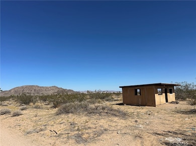 58638 Cubero Rd, Landers, CA 92285 - photo 2