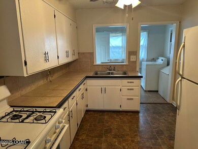 626 S High St, Neosho, MO 64850 - photo 2