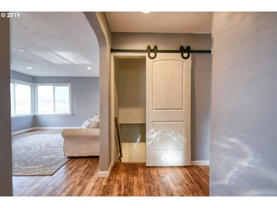 915 SW Goodwin Ave, Pendleton, OR 97801 - photo 3