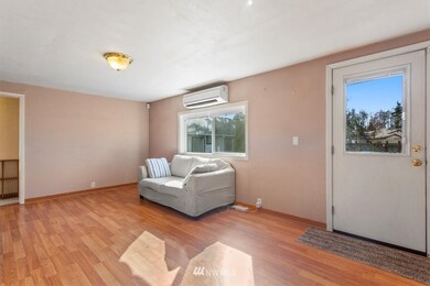 1108 Center Rd, Everett, WA 98204 - photo 4