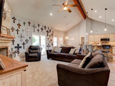 2210 Tanton Sound Ct, Granbury, TX 76049 - photo 5