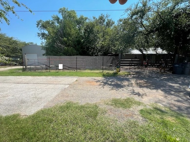 105 Linda Ln, Wichita Falls, TX 76301 - photo 2