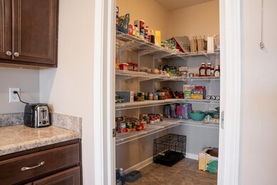 6562 Laurelwood Dr, Pendleton, IN 46064 - photo 5