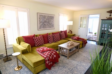 430 Fisher Rd, Grosse Pointe Farms, MI 48230 - photo 4