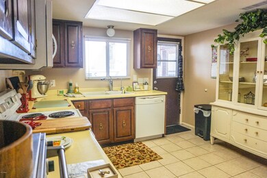 3229 S Fairfield Dr, Tempe, AZ 85282 - photo 4