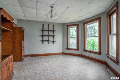 546 W 16th St, Davenport, IA 52803 - photo 7