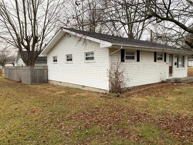 222 1st St, Tipton, IN 46072 - photo 2