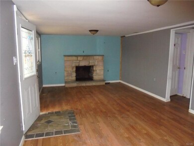 116 Honeysuckle Ln, Littlestown, PA 17340 - photo 2