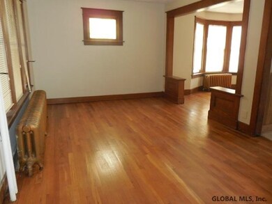 8 Twiller St, Albany, NY 12209 - photo 4