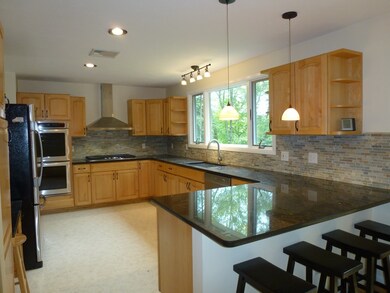 55 Tahattawan Rd, Littleton, MA 01460 - photo 3