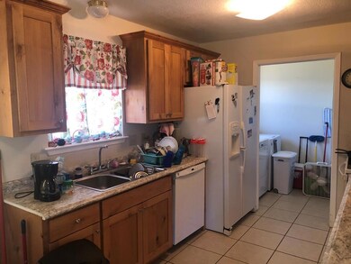 107 Shaw Ave, Fredericksburg, TX 78624 - photo 6