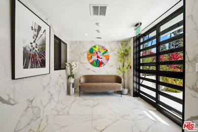 137 N Doheny Dr unit 4, West Hollywood, CA 90048 - photo 4