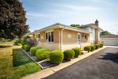 821 N Adele St, Elmhurst, IL 60126 - photo 5