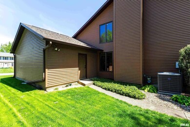 2123 E 48th St, Davenport, IA 52807 - photo 4