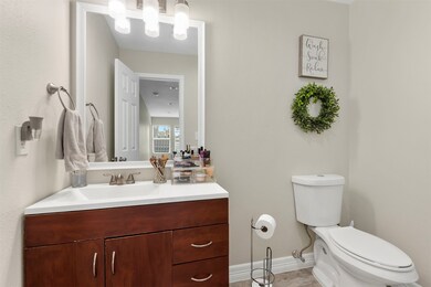 5010 Creekmont Dr, Houston, TX 77091 - photo 5