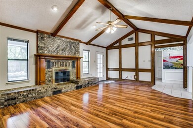 109 Kenshire Ct, Weatherford, TX 76086 - photo 3