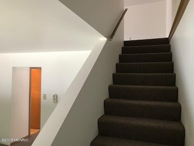 715 Knapp St NE, Grand Rapids, MI 49505 - photo 7