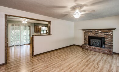 Living Room (B)