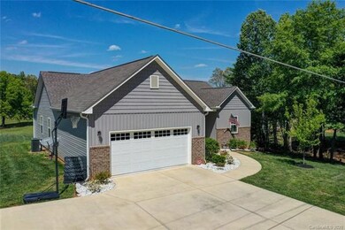 112 Crews Ln unit 3, Statesville, NC 28677 - photo 3