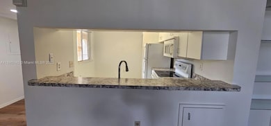 3204 Glenmoor Dr unit 3204, West Palm Beach, FL 33409 - photo 5