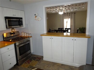 Kitchen Breakfast Bar